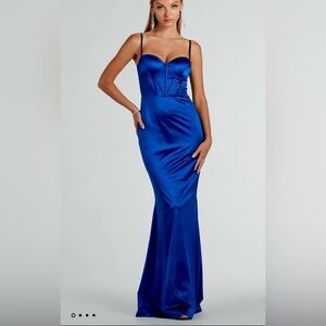 BRAND NEW WINDSOR DRESS